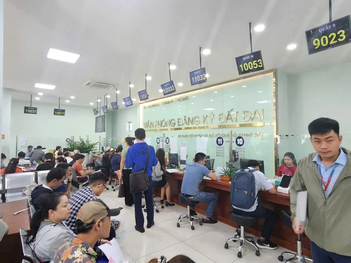 TP.HCM nâng cao chất lượng cung cấp dịch vụ công về đất đai, cải cách và giải quyết thủ tục hành chính về đất đai cho người dân và doanh nghiệp. Ảnh: Thục Vy.