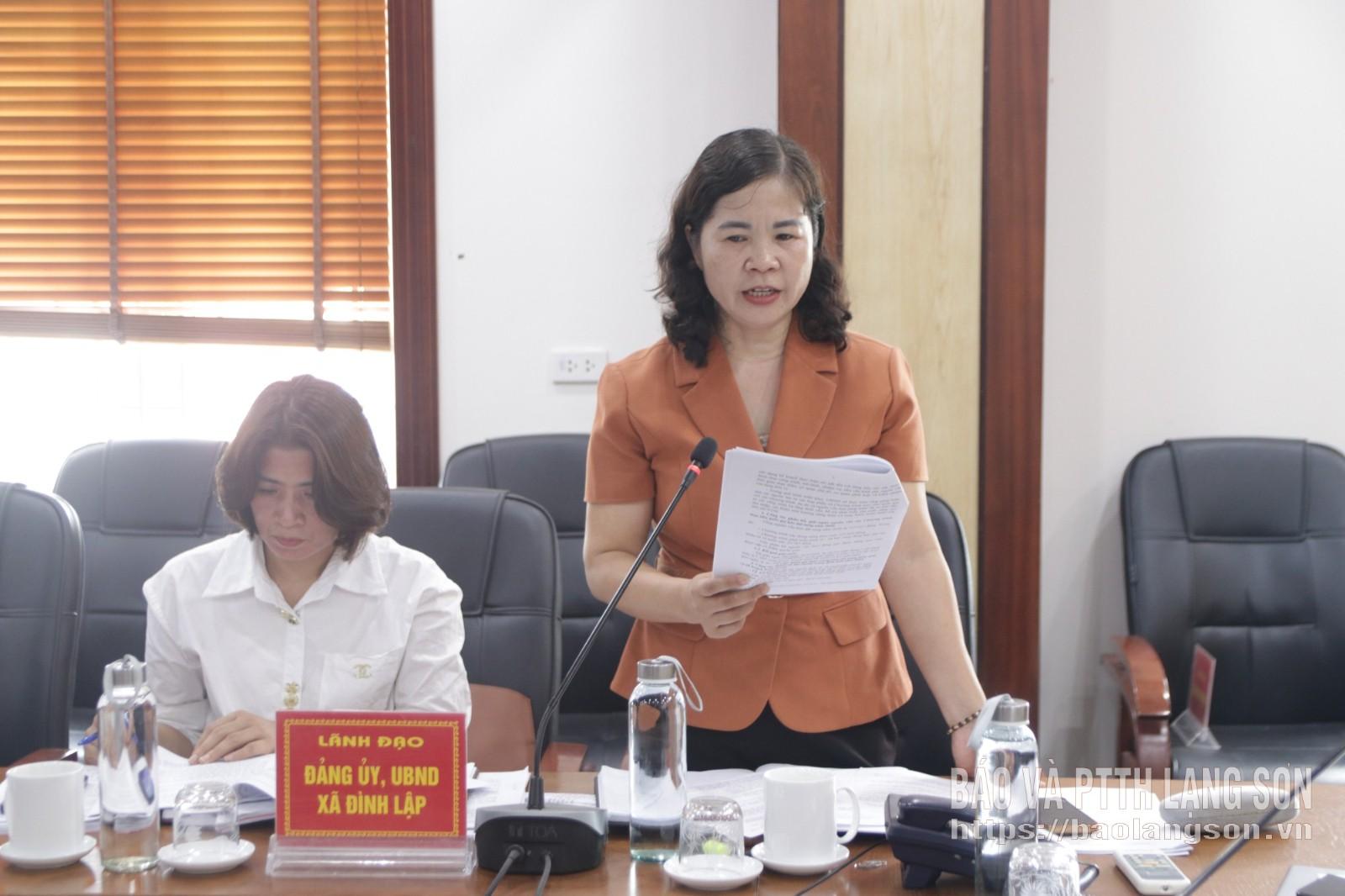 Lãnh đạo UBND xã Đình Lập phát biểu một số nội dung liên quan đến thực hiện các tiêu chí NTM trên địa bàn