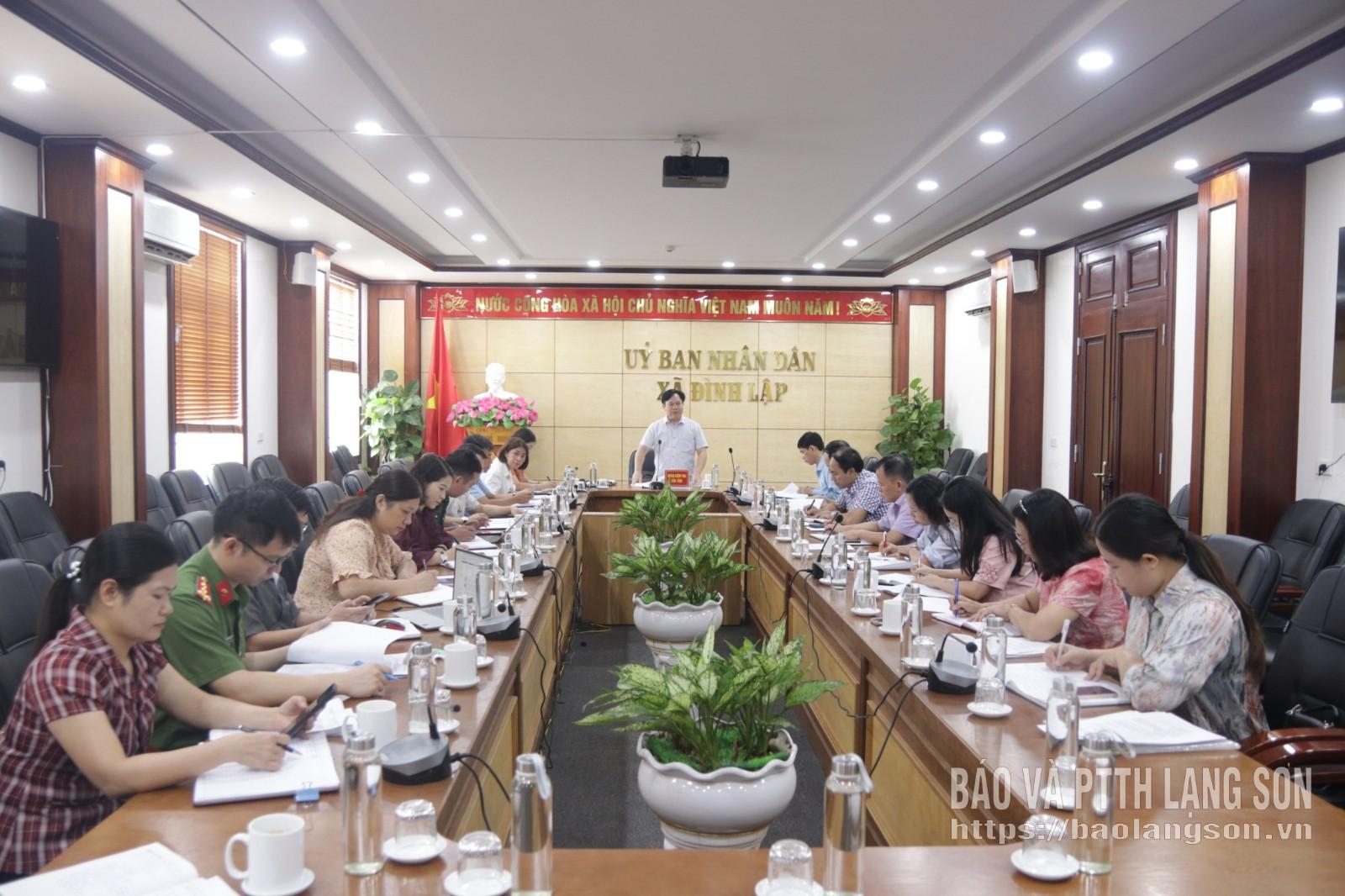 Các đại biểu tham dự buổi kiểm tra